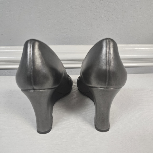 Nine West  Women Metallic, Gray Wedge Platform,  Open Toe Leather Upper Sz 8.5 - Picture 5 of 7